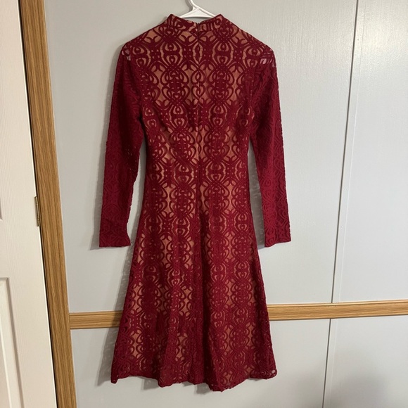 Forever 21 Burgundy Lace Dress Size Small - Picture 2 of 10